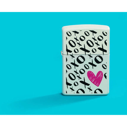 Zippo Lighter: Hugs and Kisses Design Classic White Matte | 46471